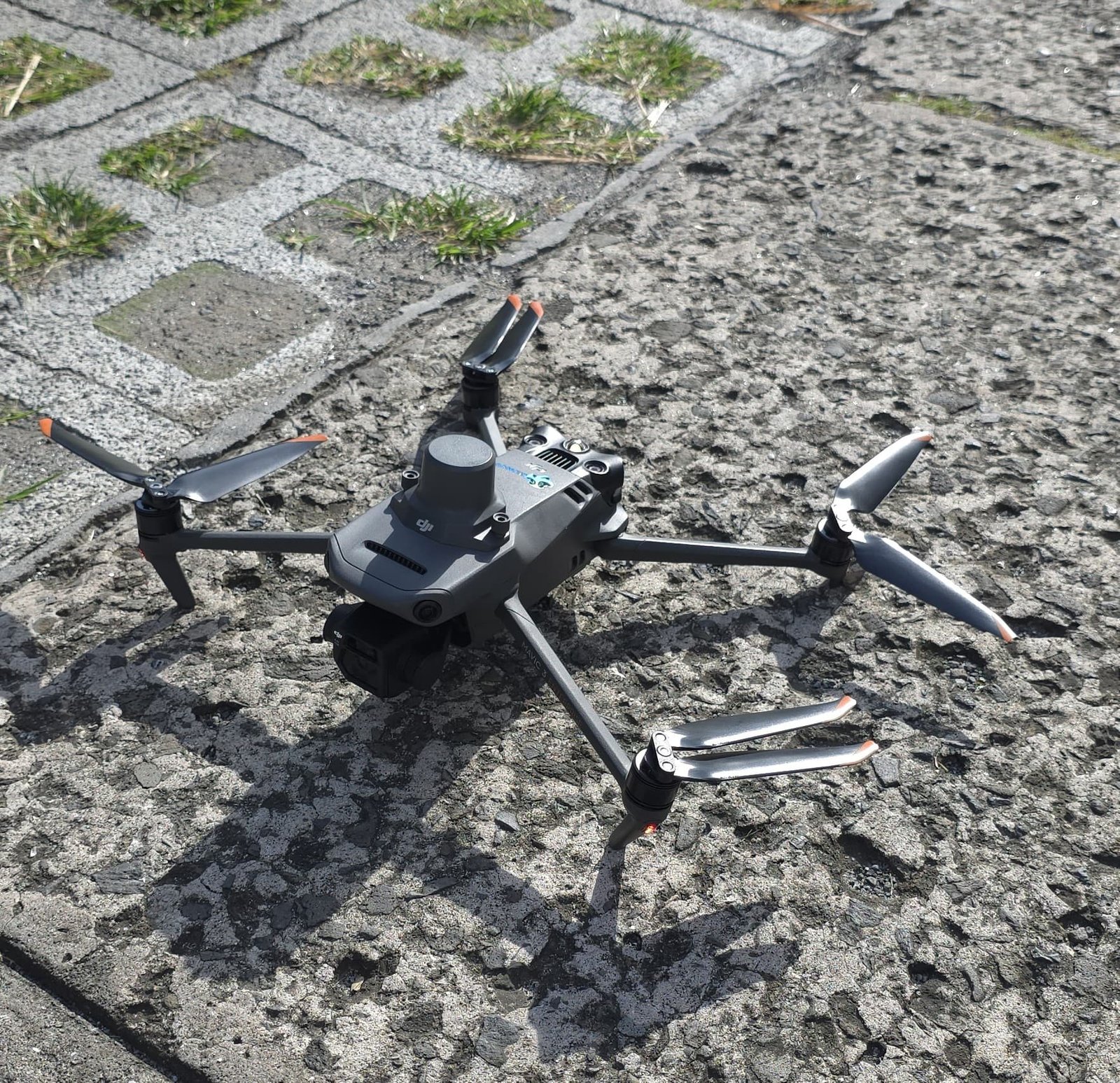 Dron DJI Mavic 3 Enterprise para topografía de precisión