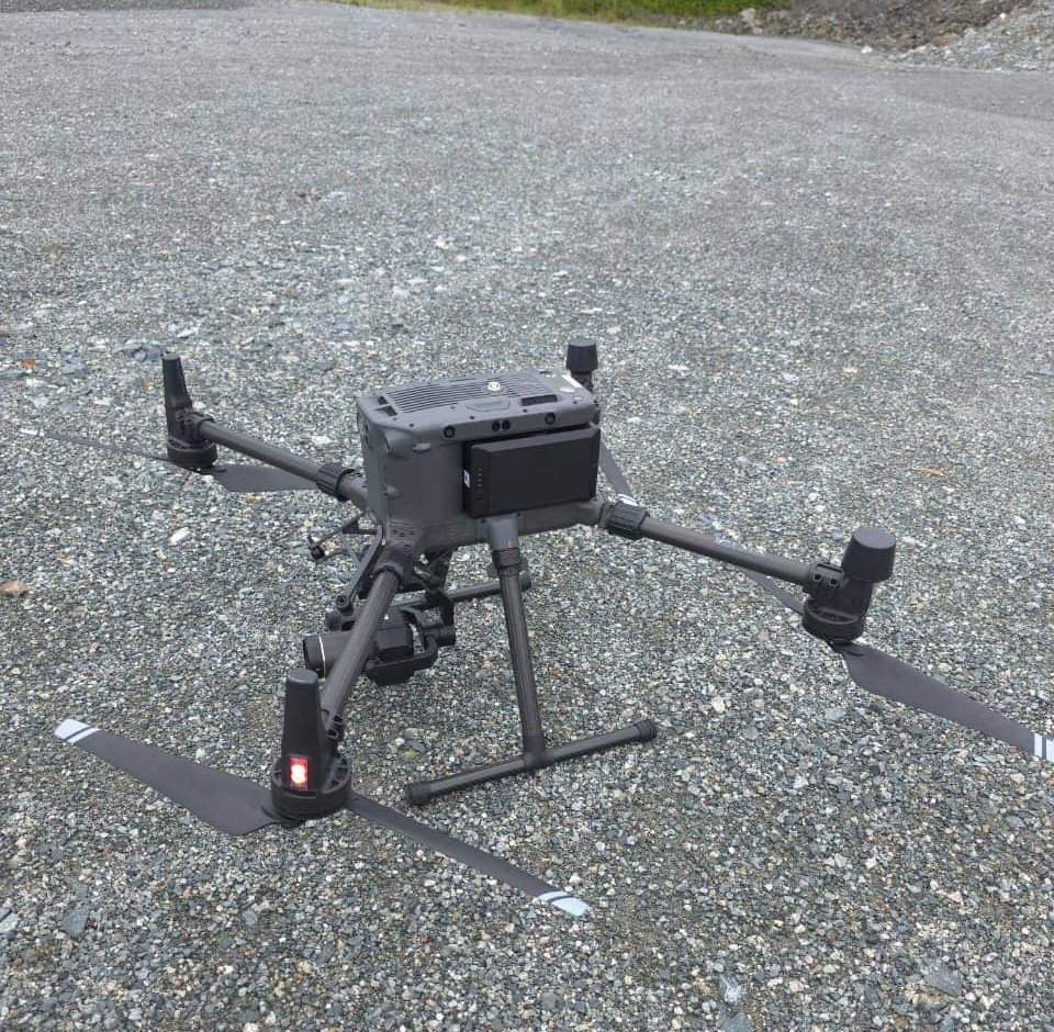 Dron profesional preparado para un levantamiento aéreo